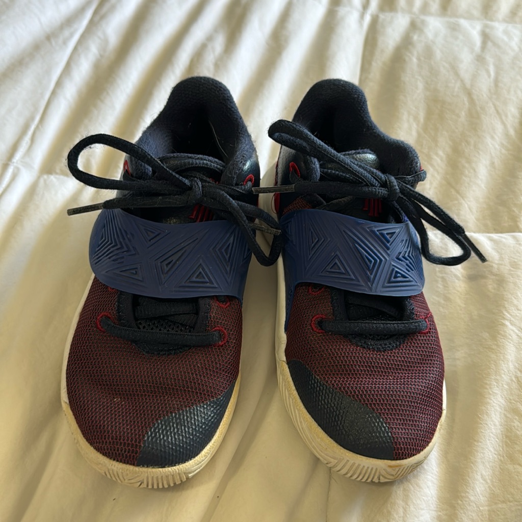 Boys Nike Kyrie Flytrap